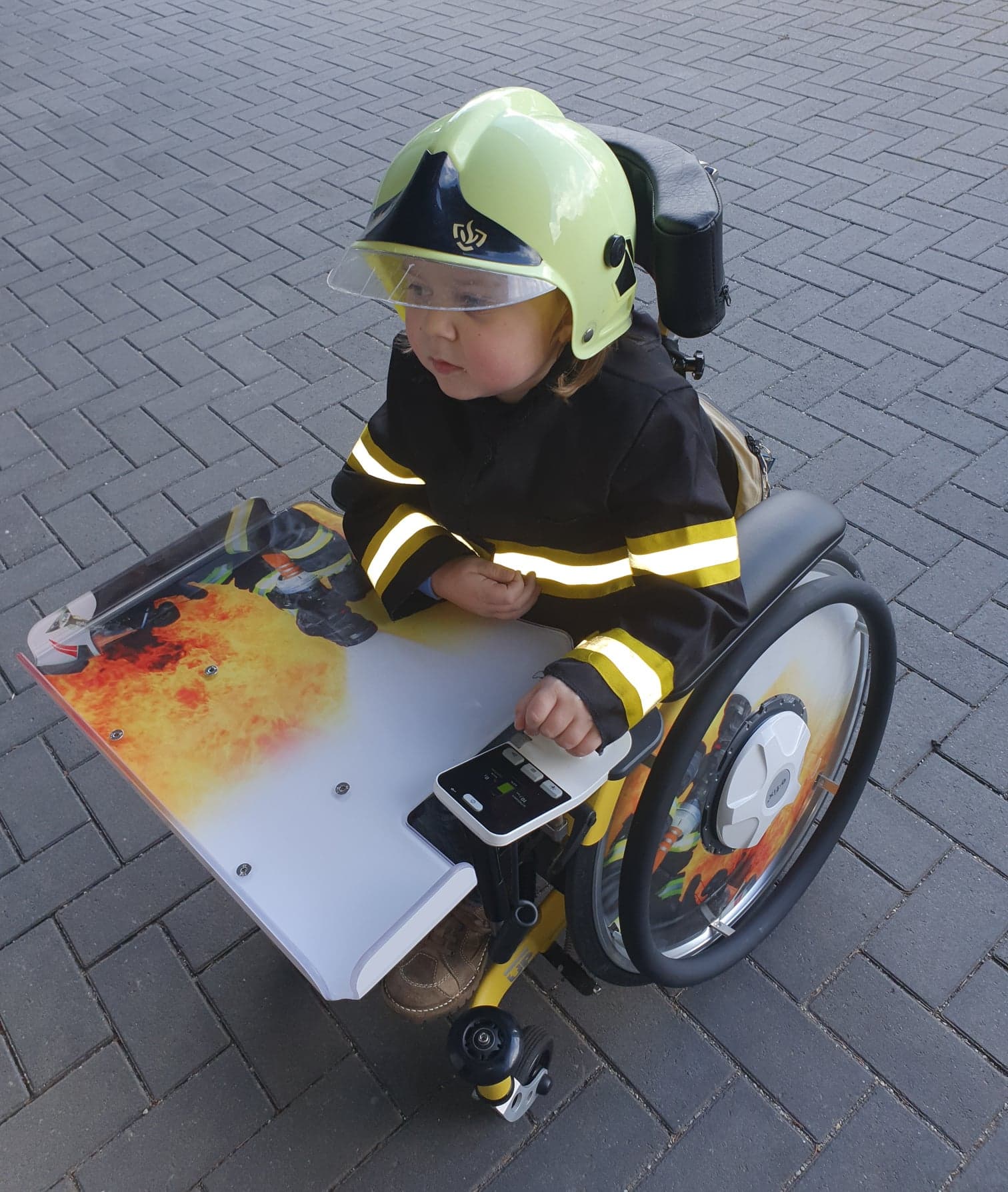 Wheelchair tray customized